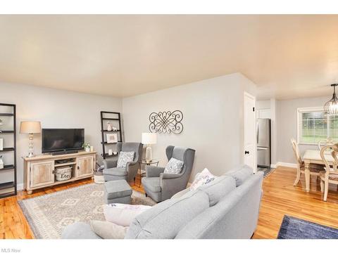 1586 Centerview Dr, Copley, OH 44321 photo 4
