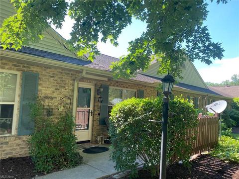 105 Bentley Dr, Elyria, OH 44035 photo 1