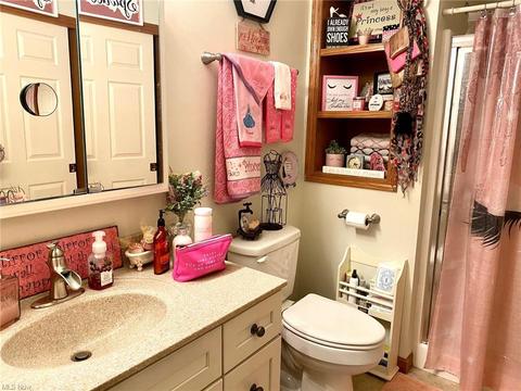 105 Bentley Dr, Elyria, OH 44035 photo 7