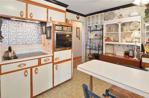 1806 Rush Rd, Wickliffe, OH 44092 photo 5