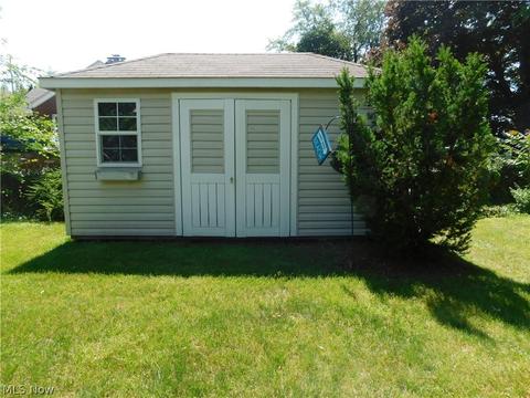 1727 Walnut Blvd, Ashtabula, OH 44004 photo 4