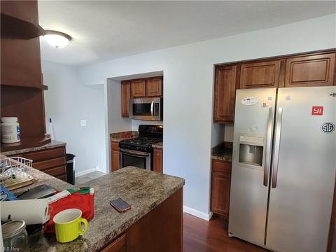 441 E 275th St, Euclid, OH 44132 photo 3
