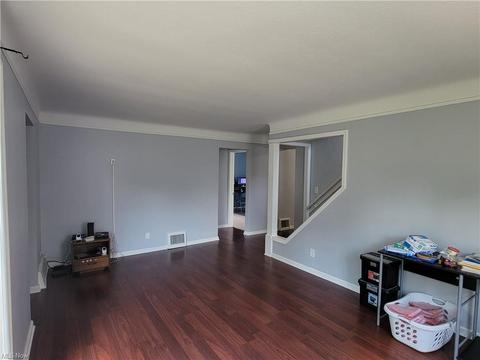441 E 275th St, Euclid, OH 44132 photo 6