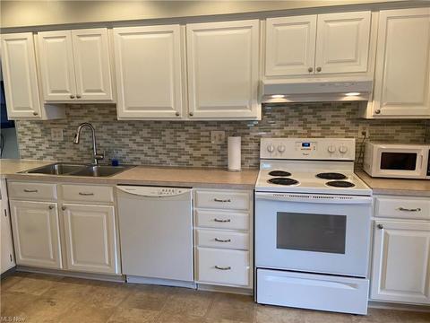 7750 Fleger Dr, Parma, OH 44134 photo 8