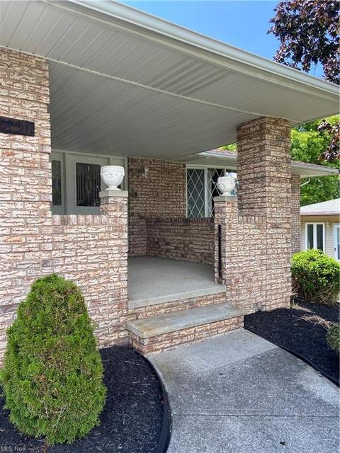7750 Fleger Dr, Parma, OH 44134 photo 4
