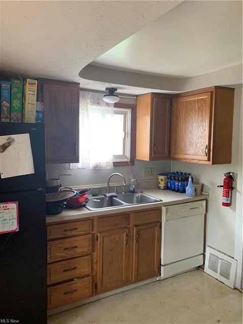 940 Beardsley St, Akron, OH 44311 photo 4