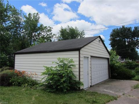 1890 E 34th St, Lorain, OH 44055 photo 4
