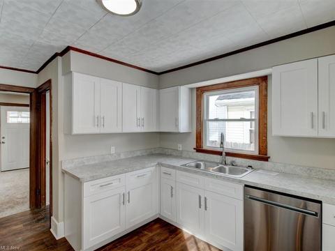 1890 E 34th St, Lorain, OH 44055 photo 16