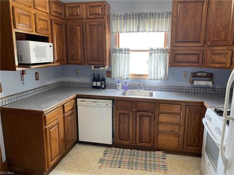 1805 Maple St, Wickliffe, OH 44092 photo 6