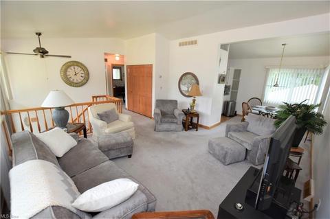 1576 Herkender Ave, Akron, OH 44310 photo 5