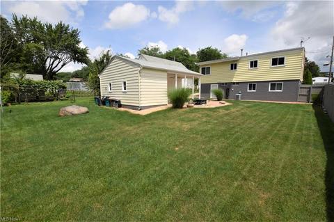 1576 Herkender Ave, Akron, OH 44310 photo 24