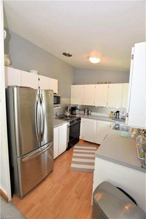 1576 Herkender Ave, Akron, OH 44310 photo 7
