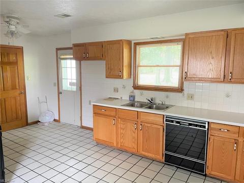 7185 Oberlin Rd, Elyria, OH 44035 photo 24