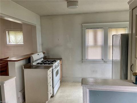 5242 Beech Ave, Maple Heights, OH 44137 photo 9