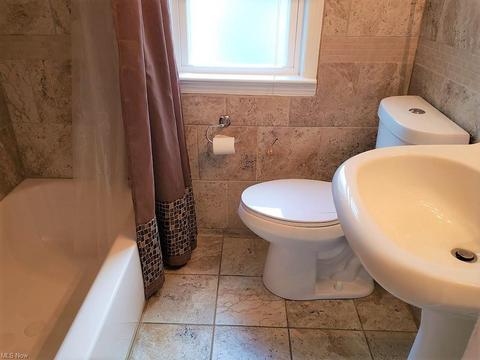 19314 Libby Rd, Maple Heights, OH 44137 photo 8