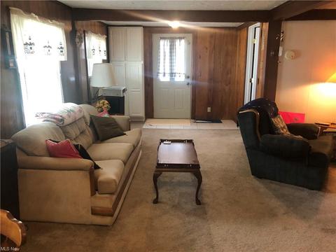 17 Lake Hurst Dr, Ashtabula, OH 44004 photo 4