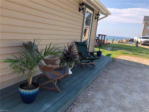 17 Lake Hurst Dr, Ashtabula, OH 44004 photo 1