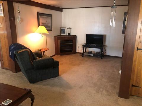17 Lake Hurst Dr, Ashtabula, OH 44004 photo 5