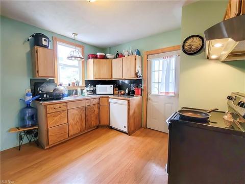 3211 Hursh Pl NW, Canton, OH 44708 photo 8