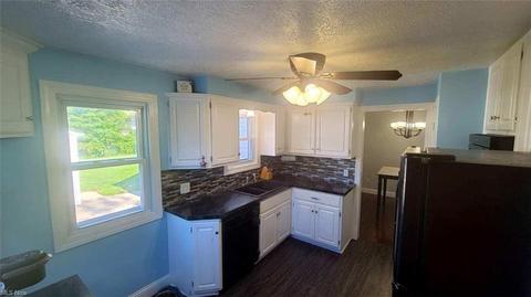 381 Penfield Ave, Elyria, OH 44035 photo 3