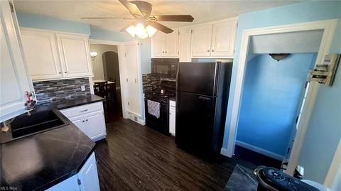 381 Penfield Ave, Elyria, OH 44035 photo 2