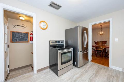 22 Newton Ave, Boardman, OH 44512 photo 9