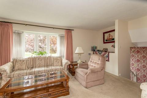 5357 Oakridge Dr, Willoughby, OH 44094 photo 5