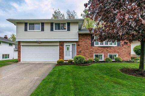 5357 Oakridge Dr, Willoughby, OH 44094 photo 1