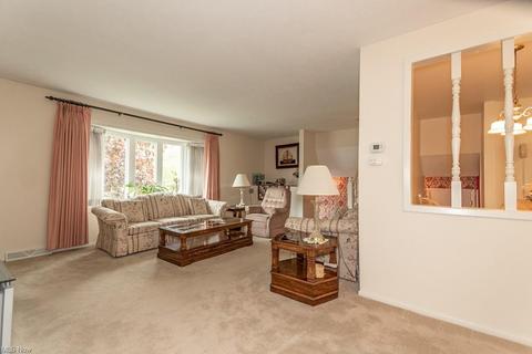 5357 Oakridge Dr, Willoughby, OH 44094 photo 7