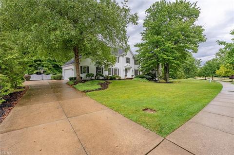 705 Lake Trl, Aurora, OH 44202 photo 2
