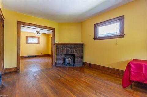 116 E Mapledale Ave, Akron, OH 44301 photo 10