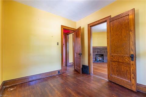 116 E Mapledale Ave, Akron, OH 44301 photo 12