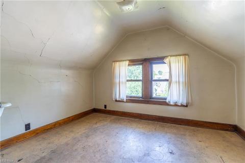 116 E Mapledale Ave, Akron, OH 44301 photo 25