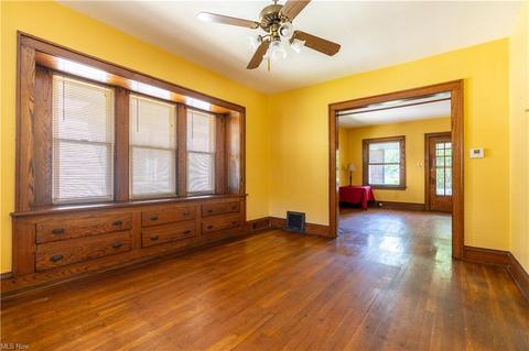 116 E Mapledale Ave, Akron, OH 44301 photo 8