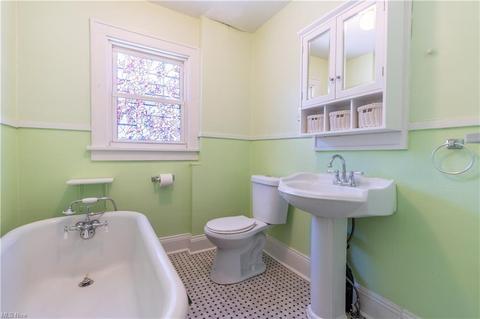 116 E Mapledale Ave, Akron, OH 44301 photo 20