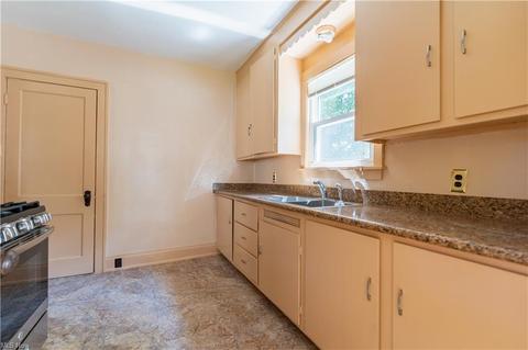 116 E Mapledale Ave, Akron, OH 44301 photo 16