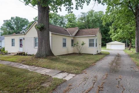 4802 W Ridgewood Dr, Parma, OH 44134 photo 2