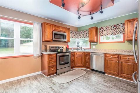 4802 W Ridgewood Dr, Parma, OH 44134 photo 13