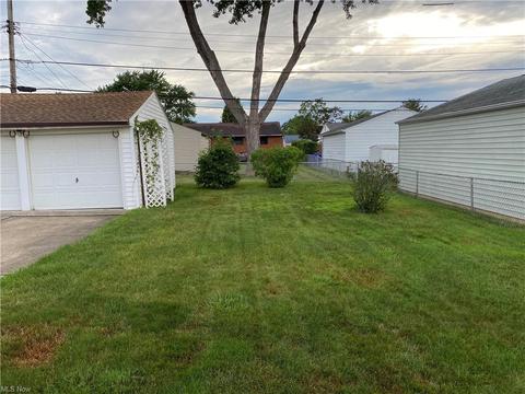 6434 Ledgebrook Dr, Brook Park, OH 44142 photo 24