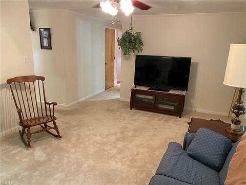 6434 Ledgebrook Dr, Brook Park, OH 44142 photo 5