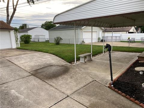 6434 Ledgebrook Dr, Brook Park, OH 44142 photo 23