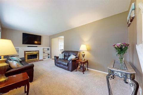 261 Colgate Ave, Elyria, OH 44035 photo 3
