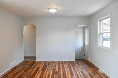 416 Valleyview Ave NW, Canton, OH 44708 photo 8