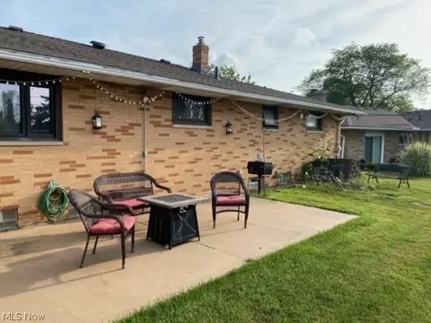 7282 Barton Hill Dr, Parma, OH 44129 photo 3