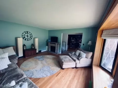 7282 Barton Hill Dr, Parma, OH 44129 photo 7