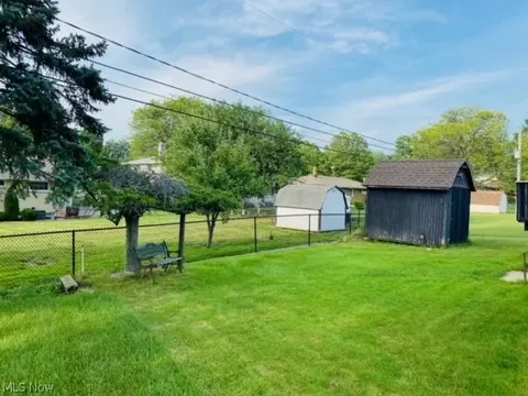 7282 Barton Hill Dr, Parma, OH 44129 photo 5