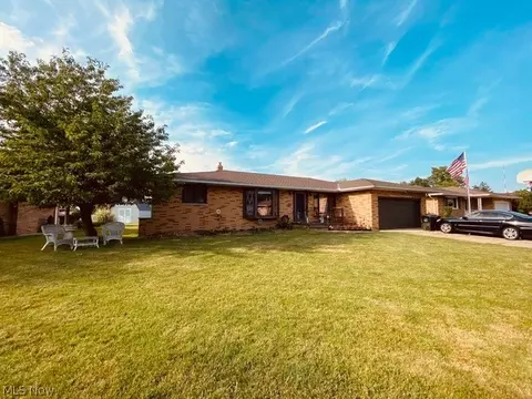 7282 Barton Hill Dr, Parma, OH 44129 photo 2