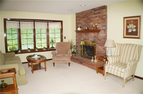 5835 Royal Dr, Willoughby, OH 44094 photo 7