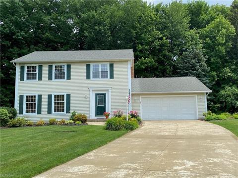 5835 Royal Dr, Willoughby, OH 44094 photo 3