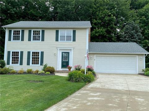 5835 Royal Dr, Willoughby, OH 44094 photo 2
